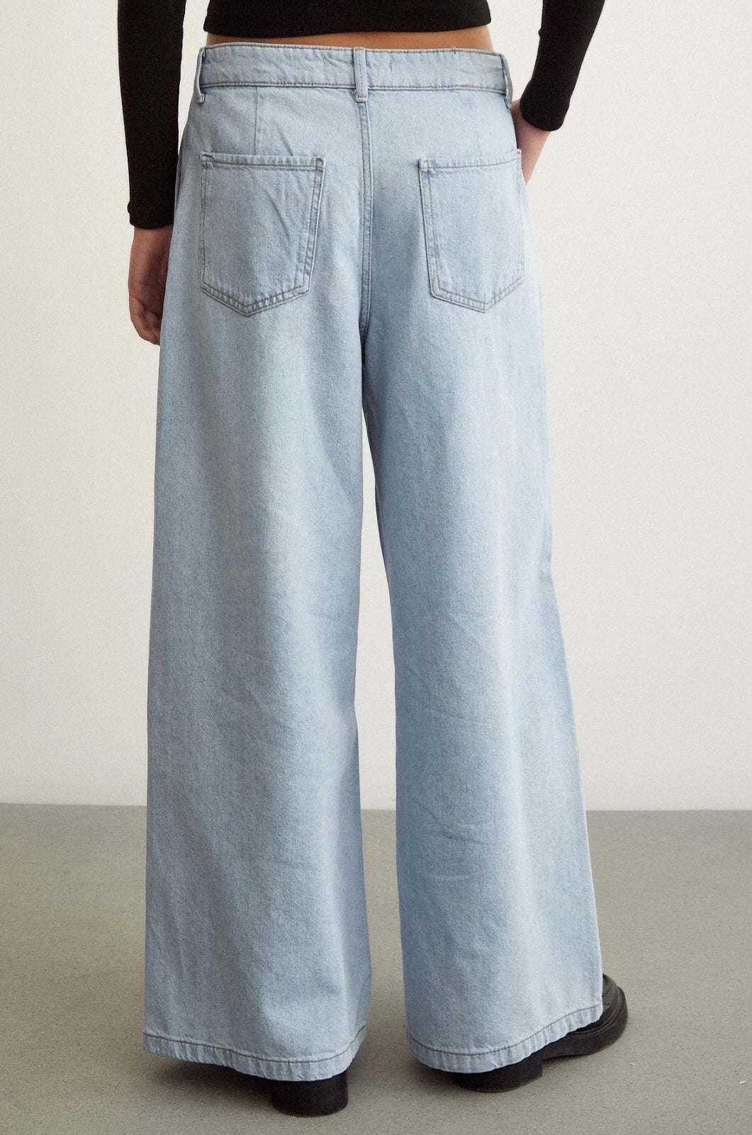 Zara pleated jeans