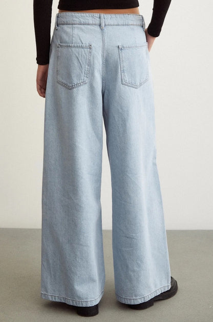 Zara pleated jeans