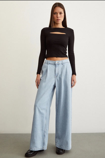 Zara pleated jeans
