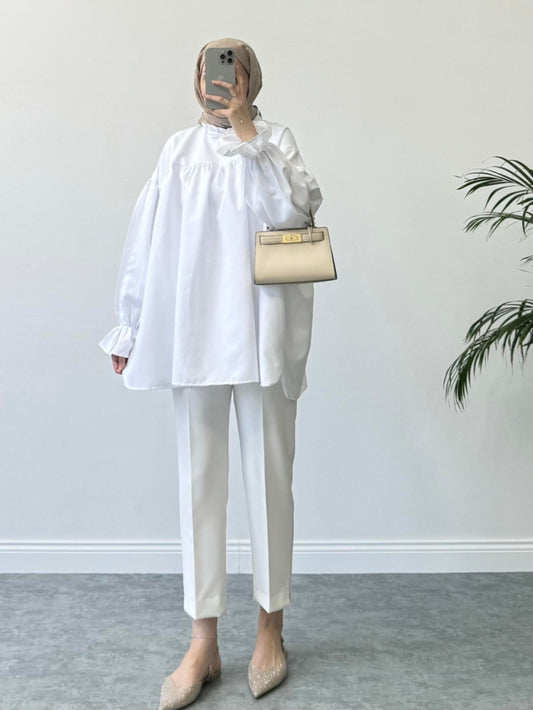 Oversize blouse with belt