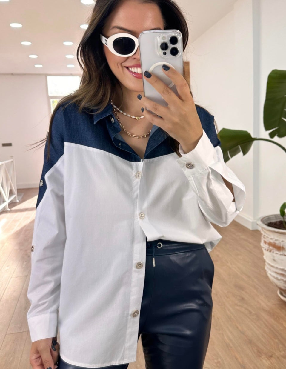 Poplin shirt with jeans details
