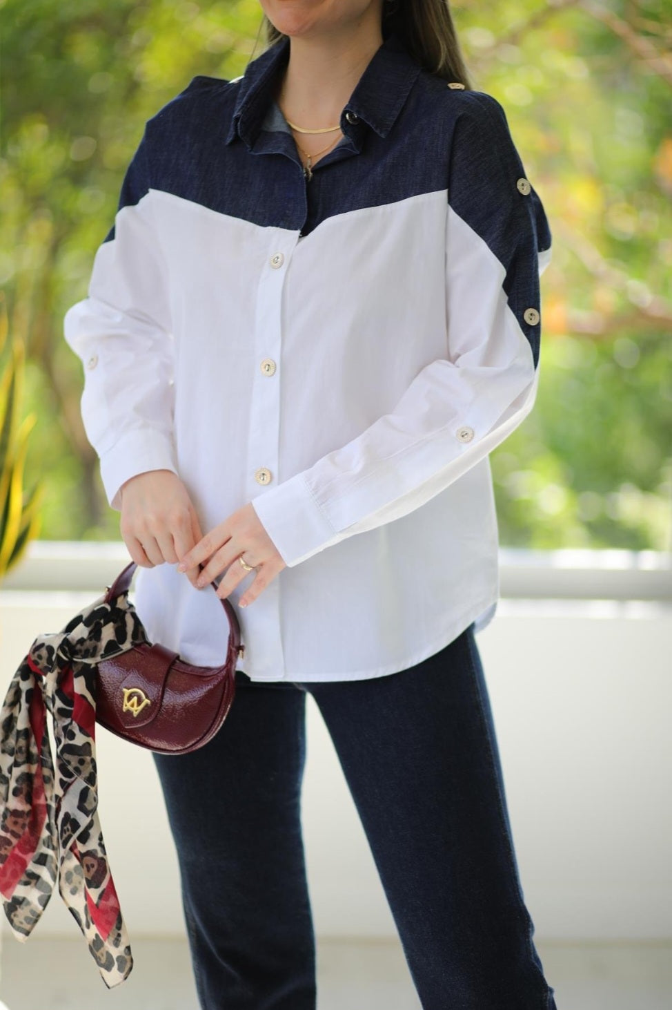 Poplin shirt with jeans details