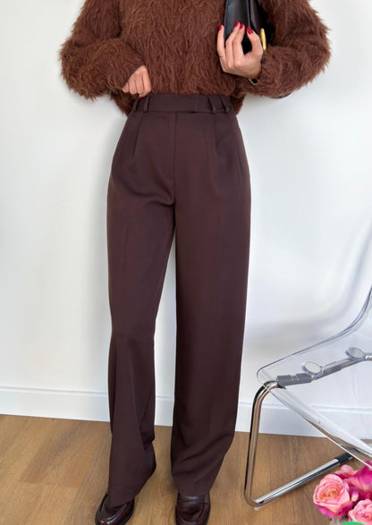 Wide-leg trouser with pleats