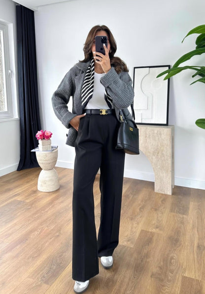 Wide-leg trouser with pleats