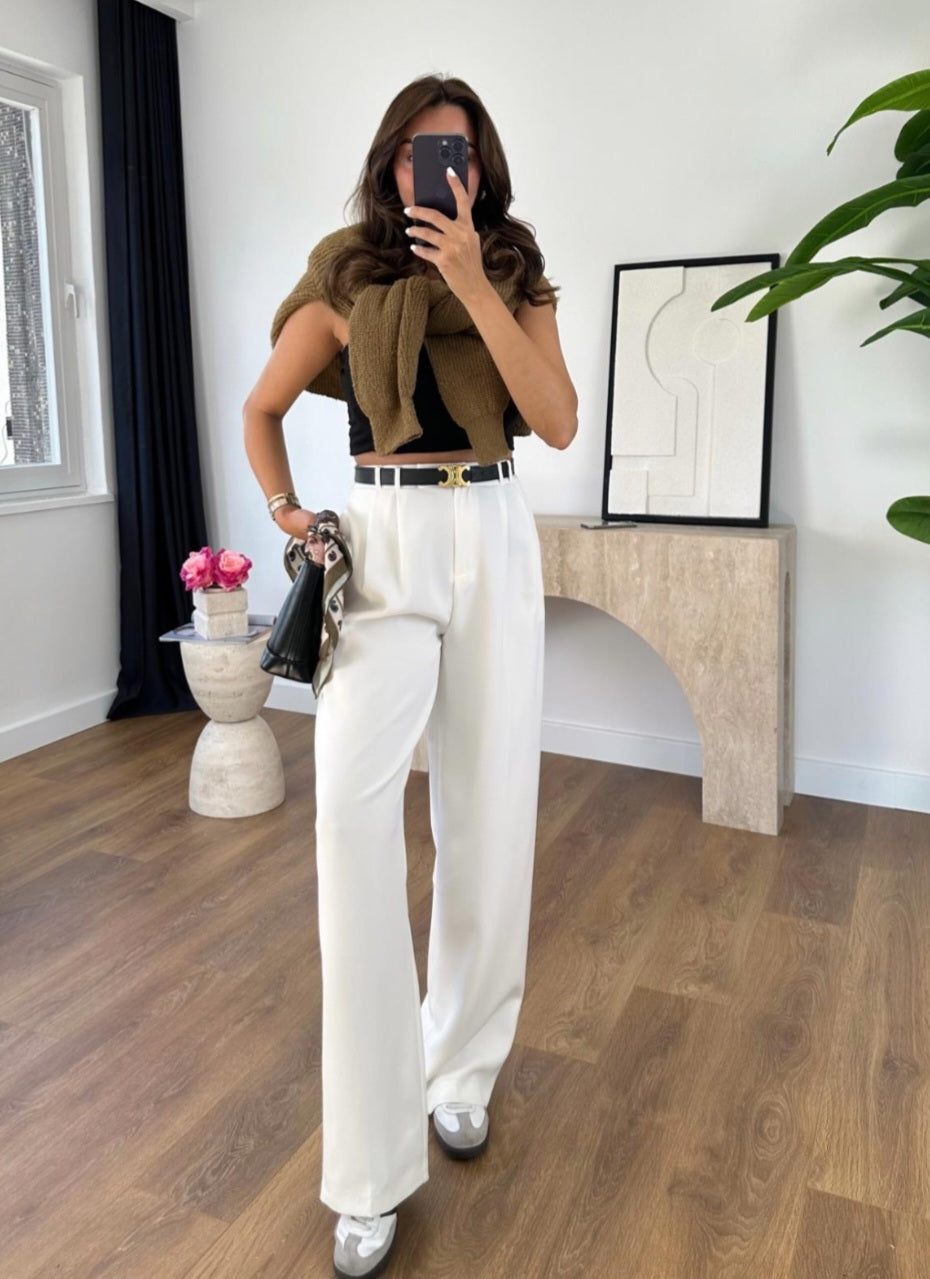 Wide-leg trouser with pleats