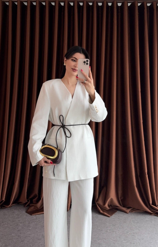Striped blazer with a soft leather belt (one size )
