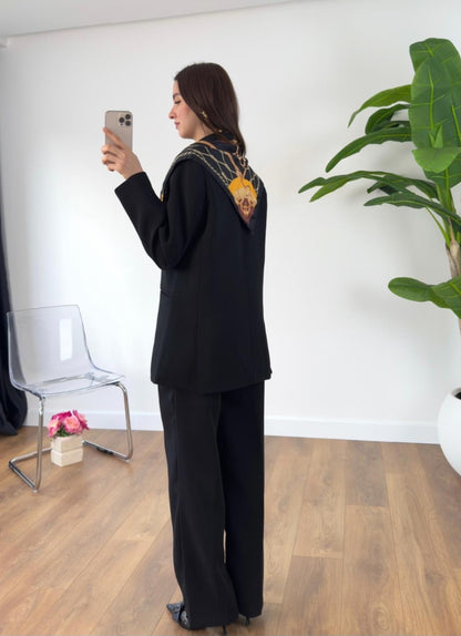 Oversize blazer with straight trouser suit