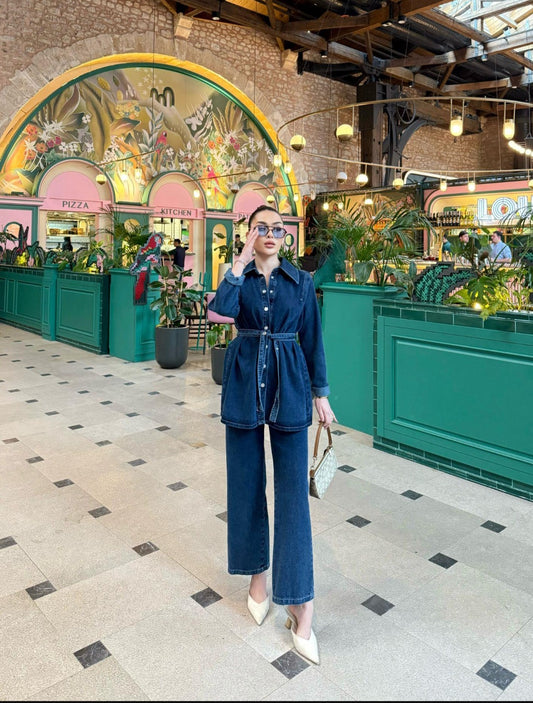 Jeans set with belt and snap buttons