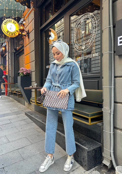 Jeans set with belt and snap buttons