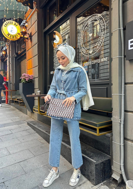 Jeans set with belt and snap buttons