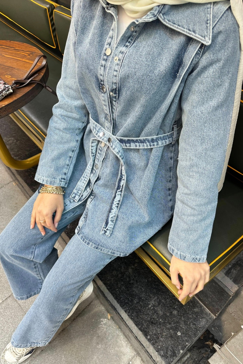 Jeans set with belt and snap buttons
