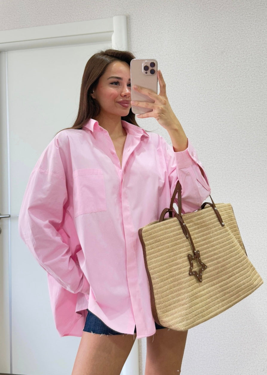 Oversized shirt with pleats on the back