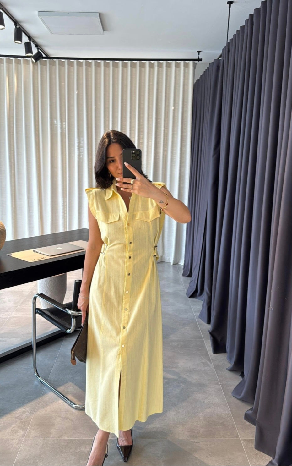 ZR model linen dress