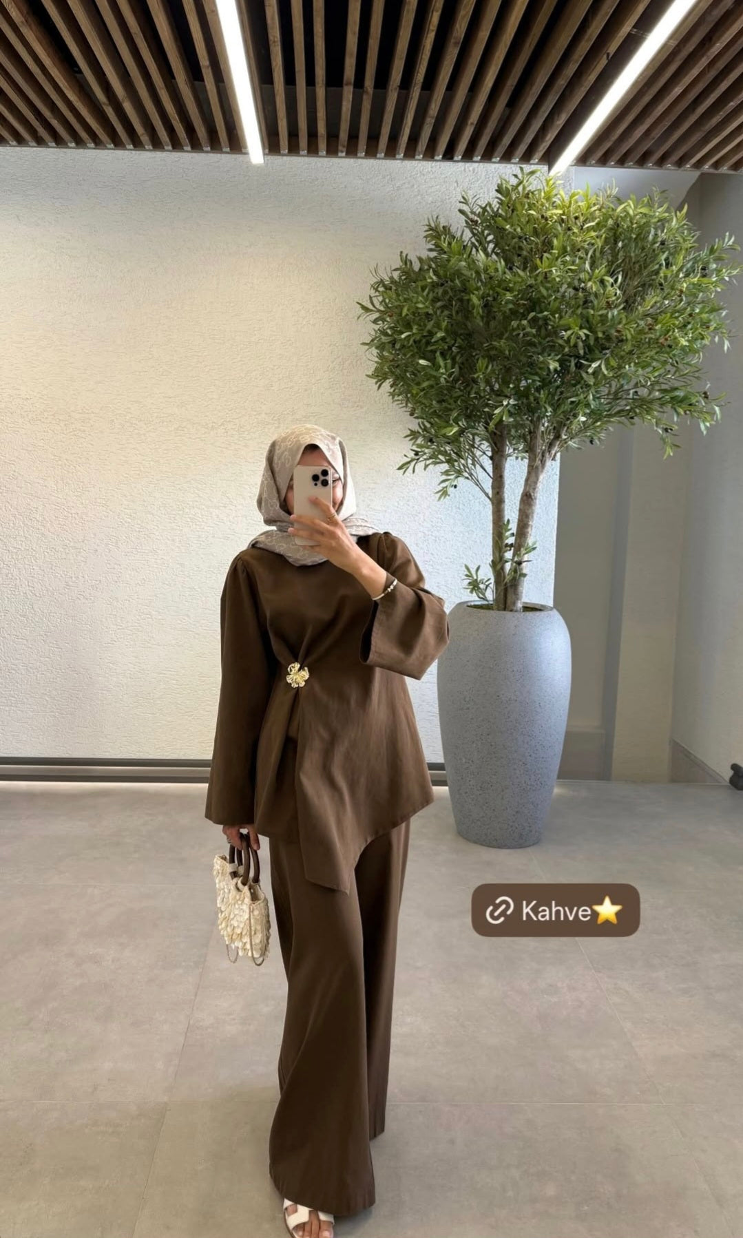 Brooch Waist Detailed Linen Suit