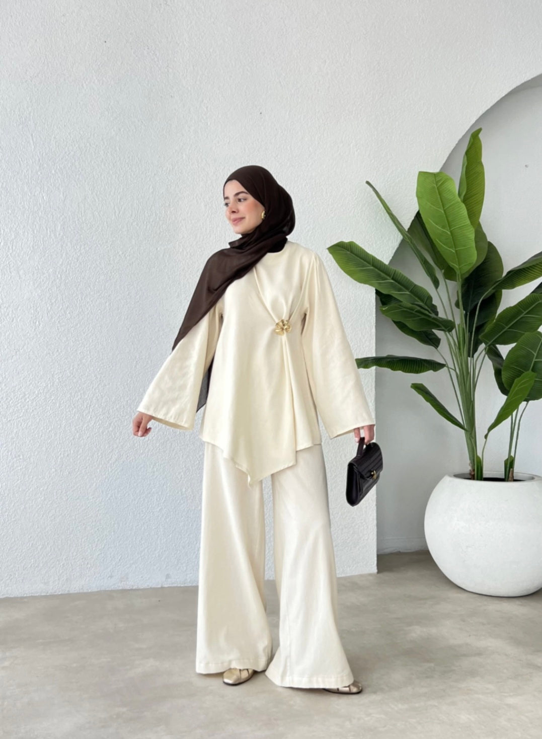 Brooch Waist Detailed Linen Suit