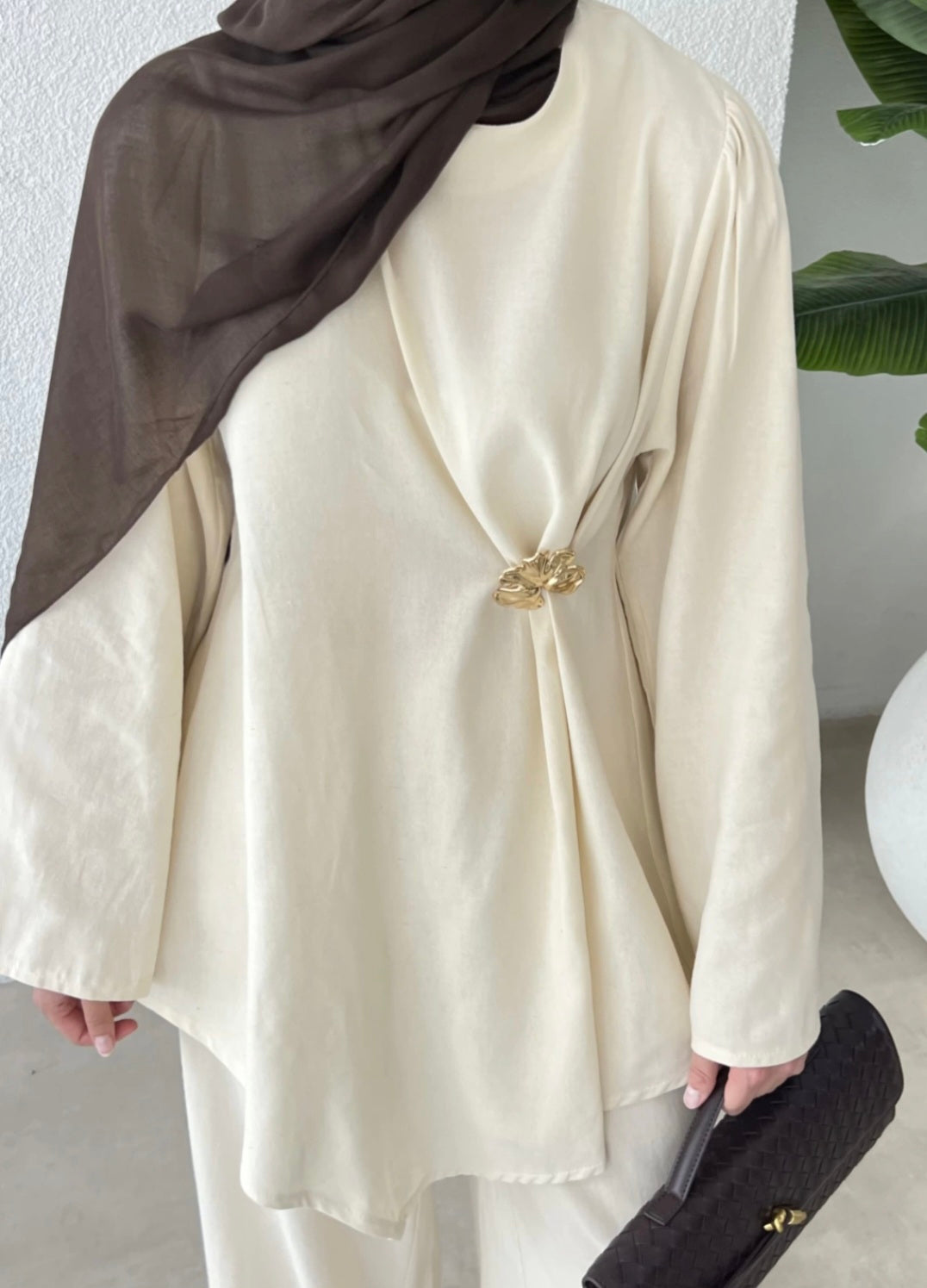 Brooch Waist Detailed Linen Suit