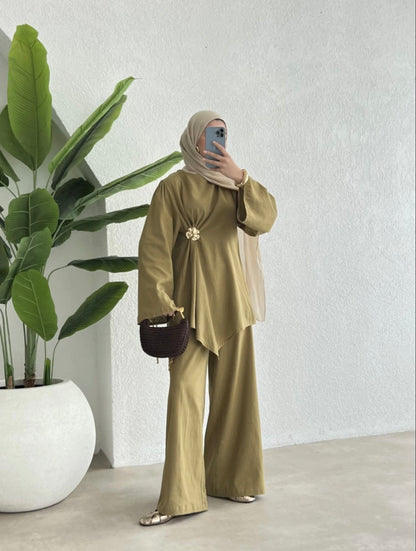 Brooch Waist Detailed Linen Suit