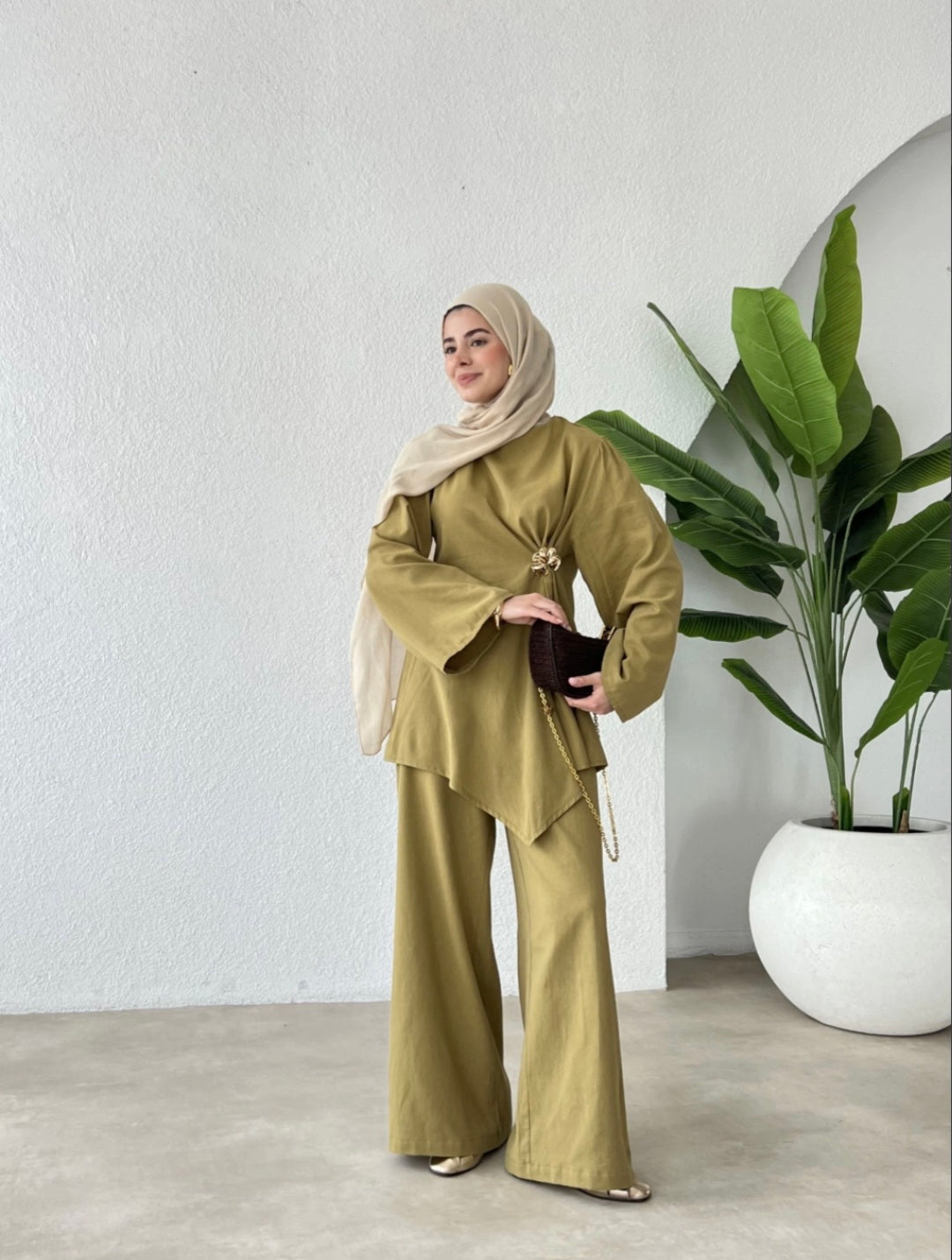 Brooch Waist Detailed Linen Suit