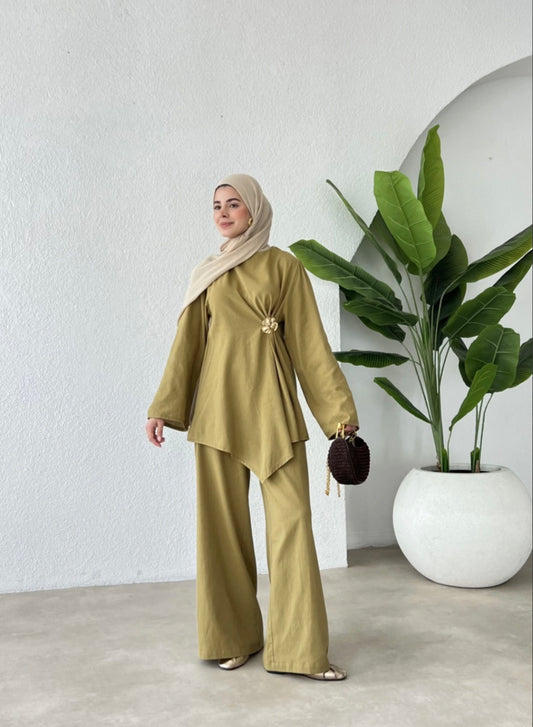 Brooch Waist Detailed Linen Suit
