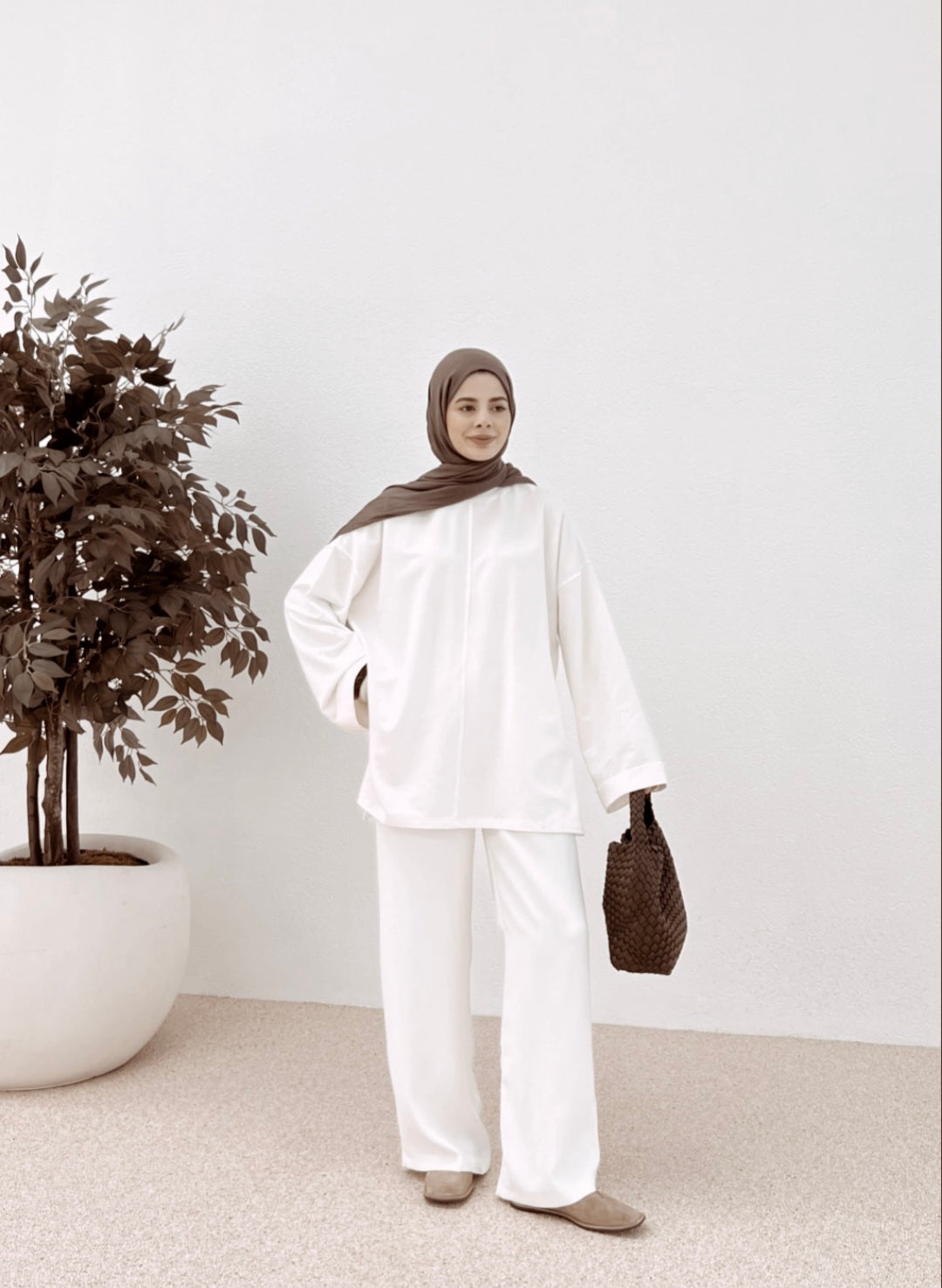 Belted Wide sleeve sweatshirt without side slit (ultra white )