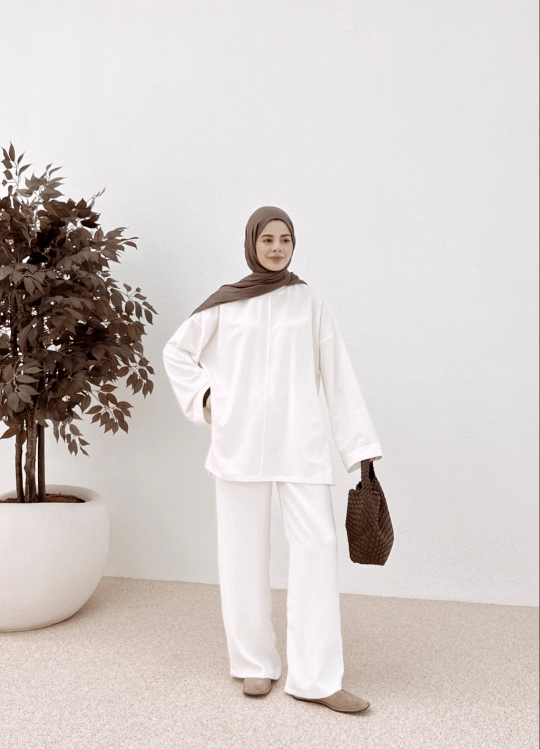 Belted Wide sleeve sweatshirt without side slit (ultra white )