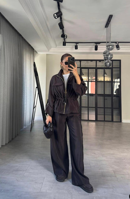 Safari jacket with drawstring High-waisted pants with a wide elastic Two-Piece Set (brown)