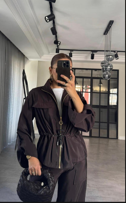 Safari jacket with drawstring High-waisted pants with a wide elastic Two-Piece Set (brown)