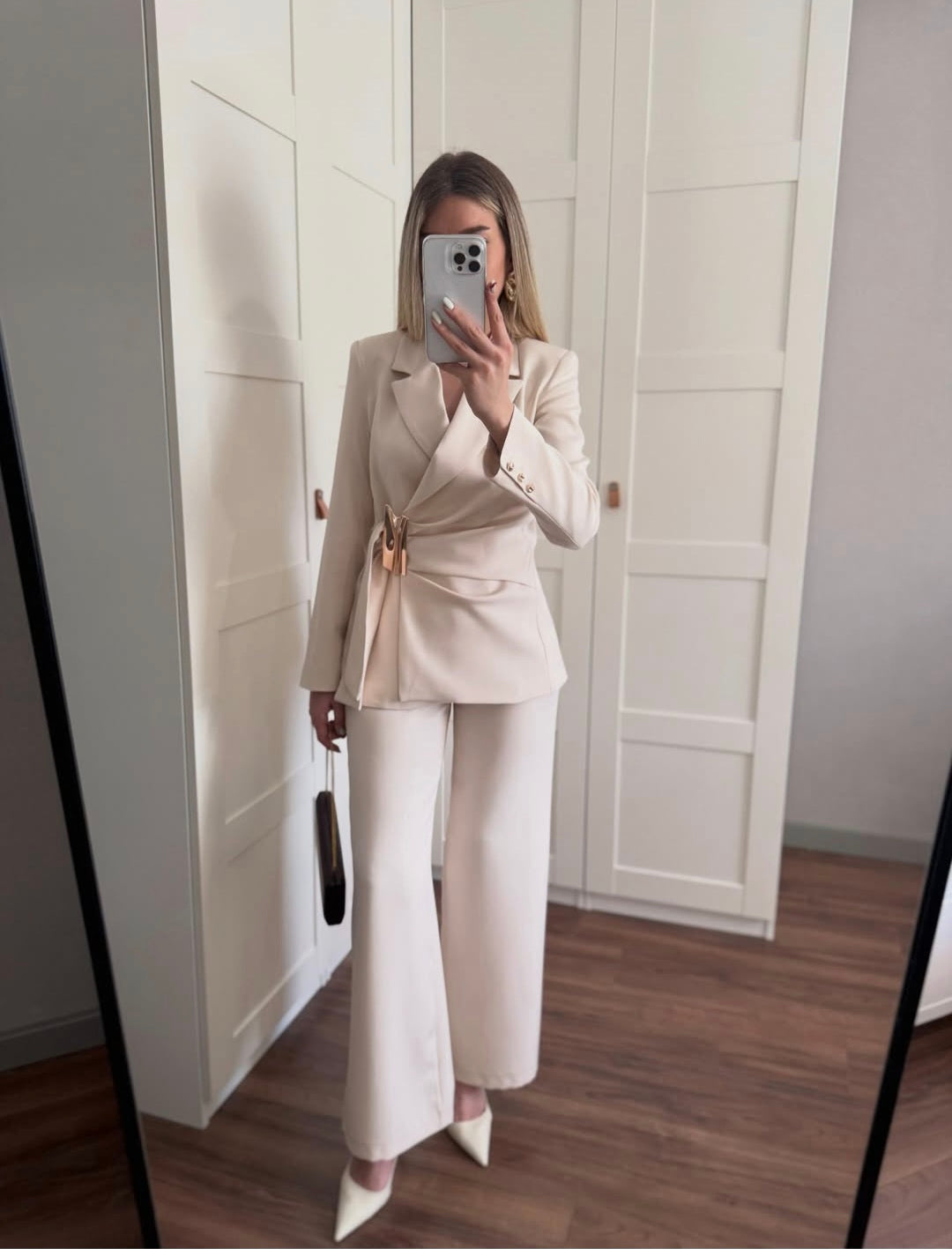 DOUBLE-BREASTED BLAZER WITH BUCKLE SUIT