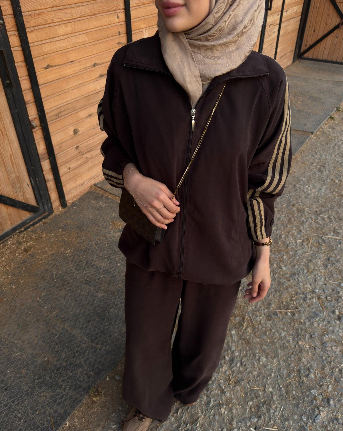 Zip-Up Tracksuit with White Side Stripes - brown