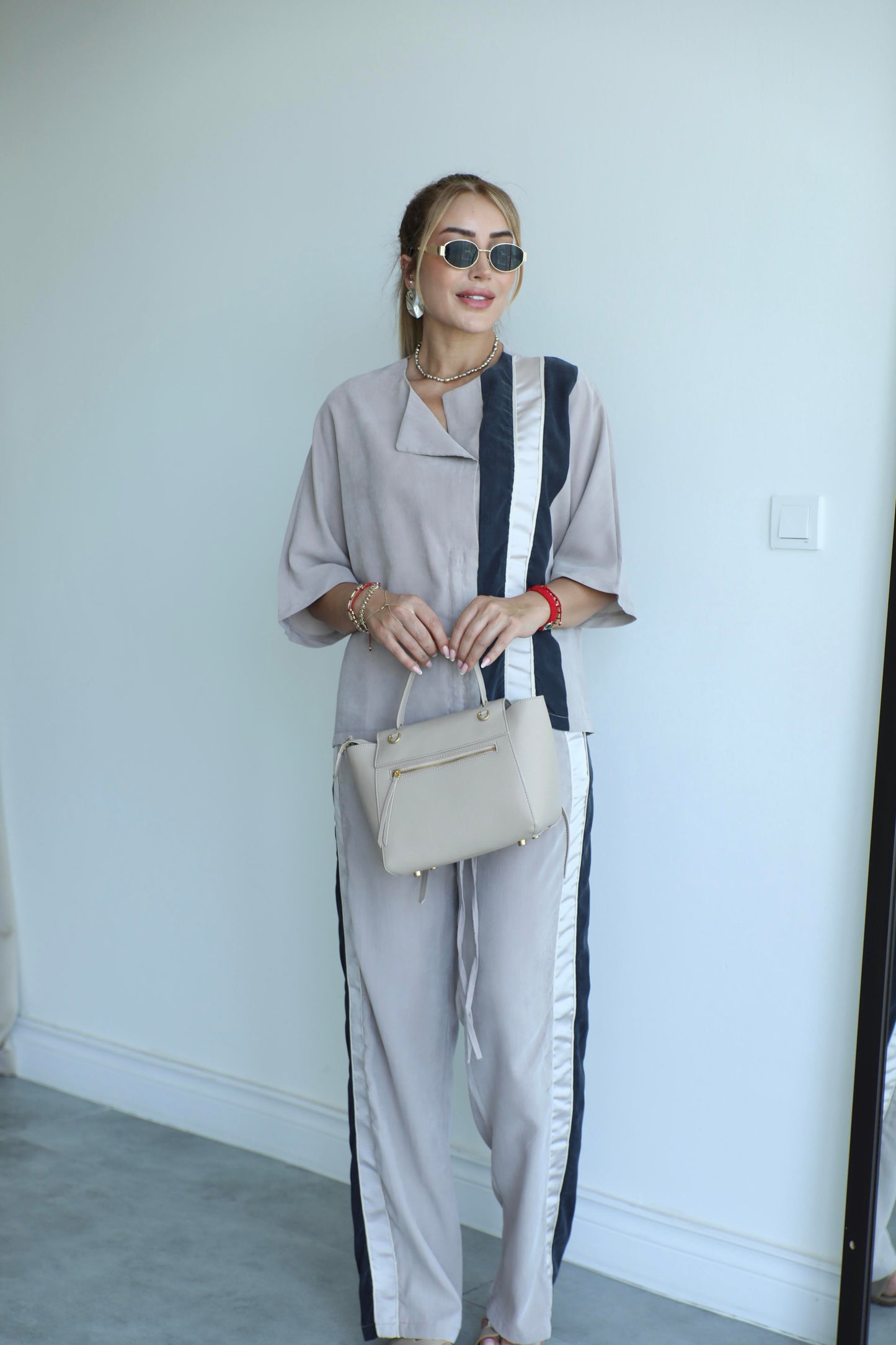 Vollida Beige Adjustable Drawstring Colorblock Set