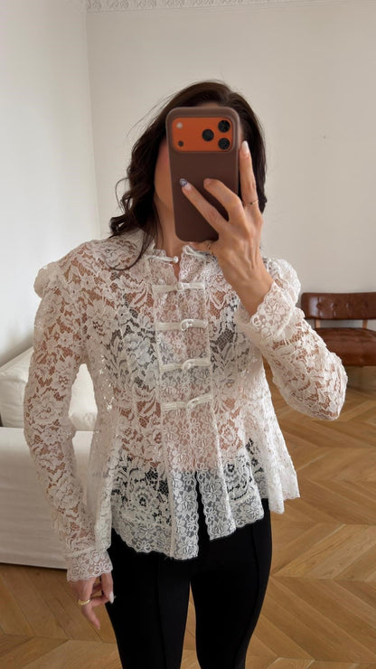 Zra model lace shirt