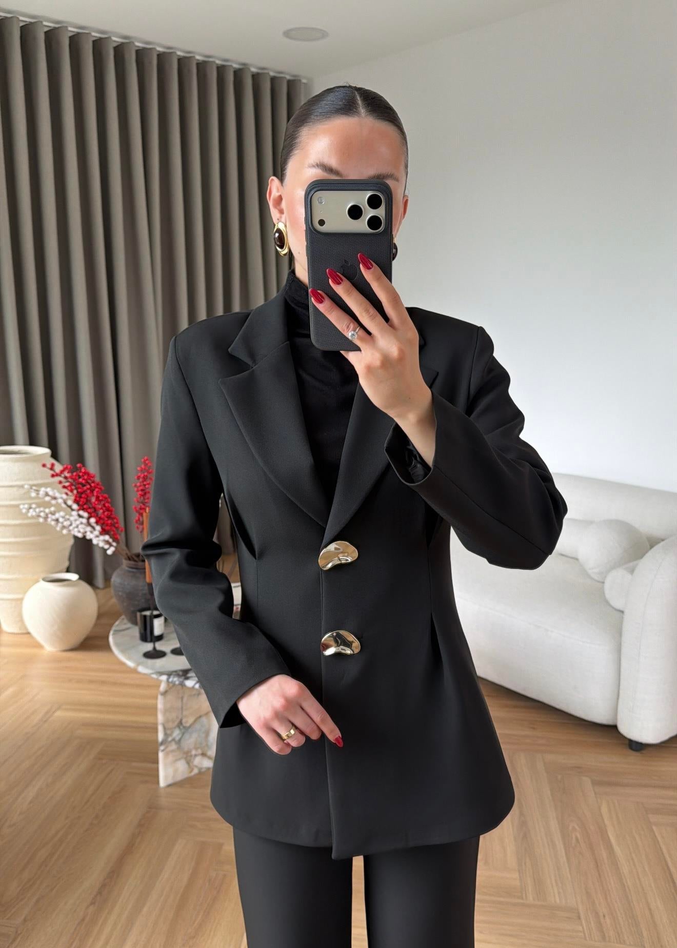 Large Buttoned, Waist-Fit Suit -  Dark Brown