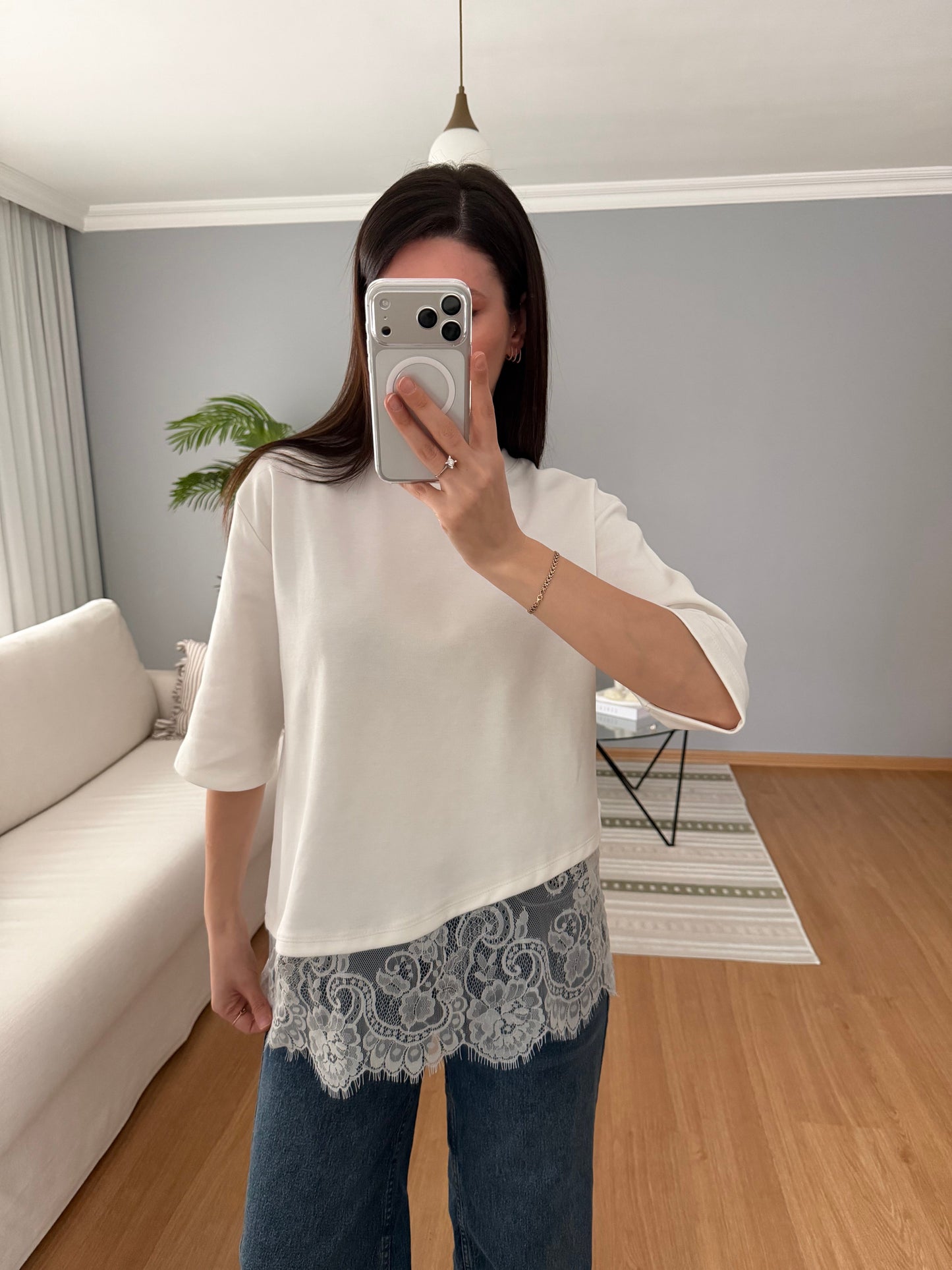 Premium cotton t-shirt with lace details - white