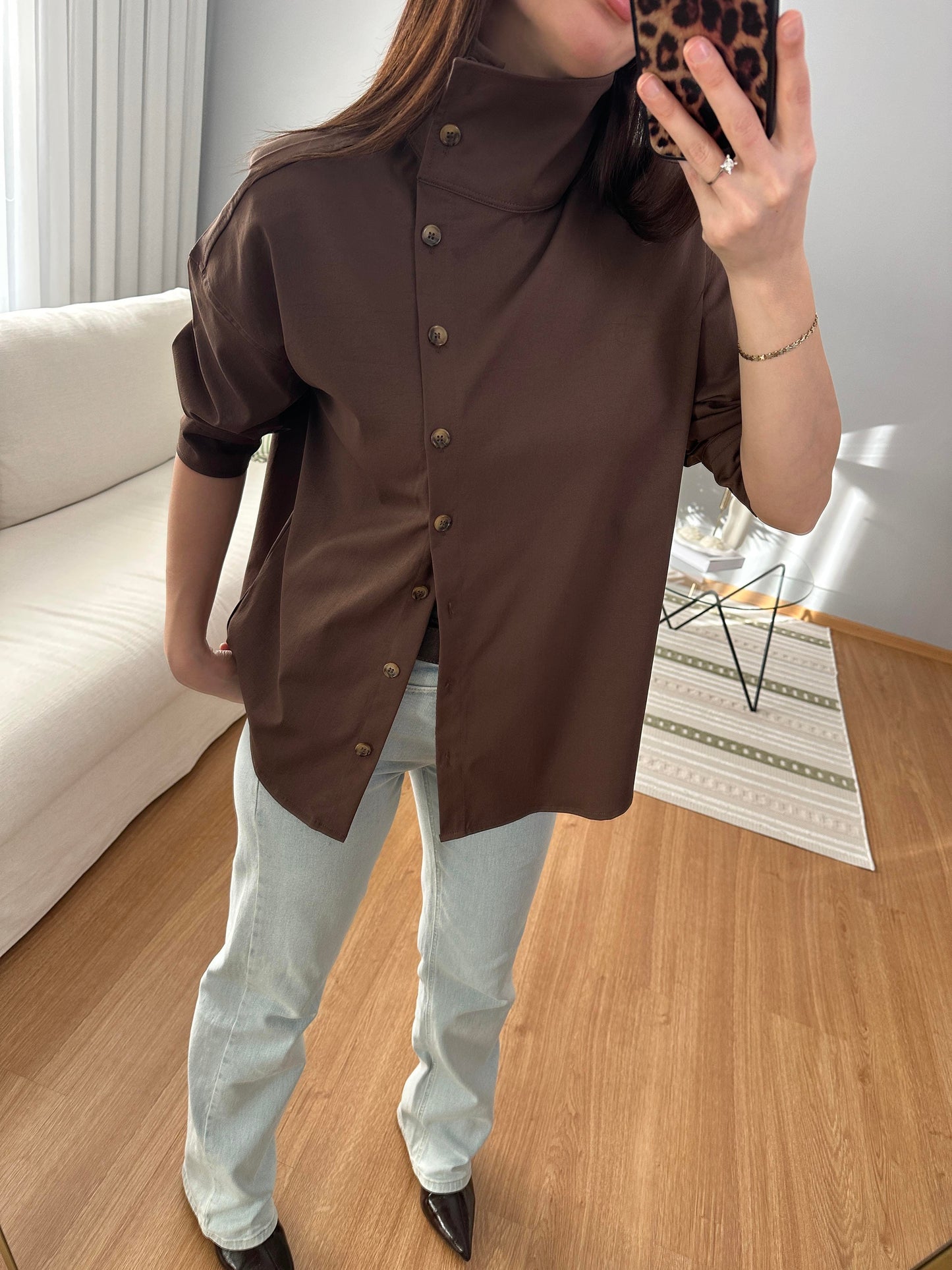 High-neck brown side buttons shirt