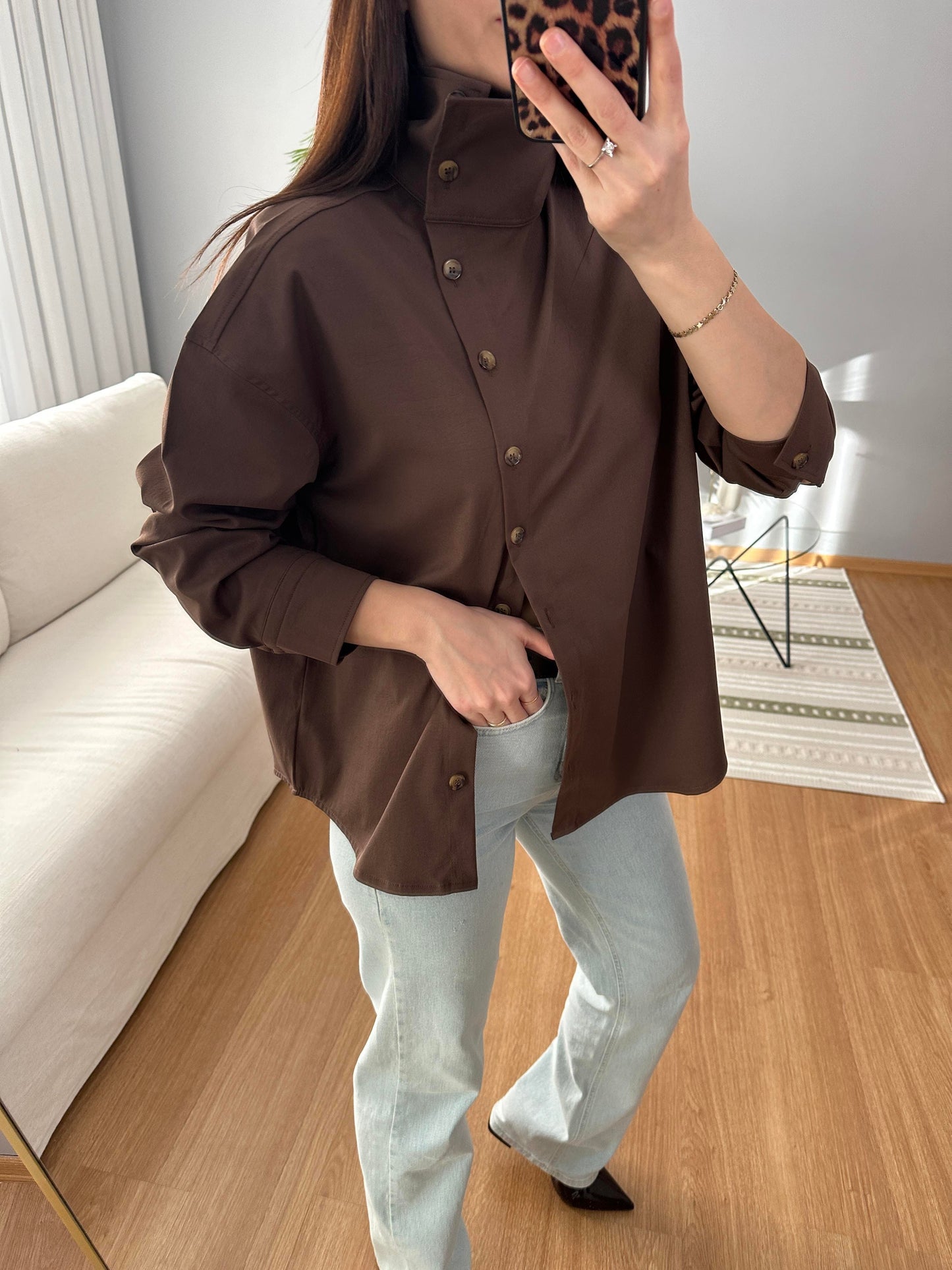High-neck brown side buttons shirt