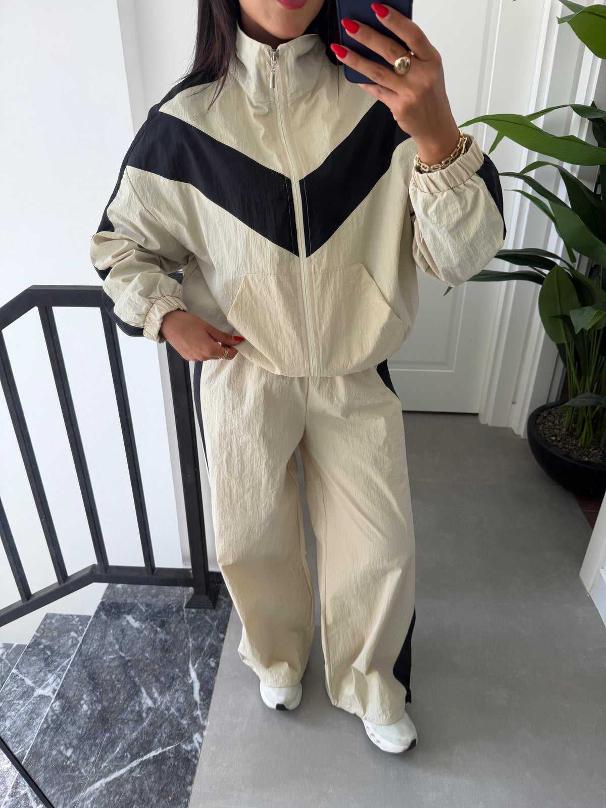 Contrast parachute fabric tracksuit - beige