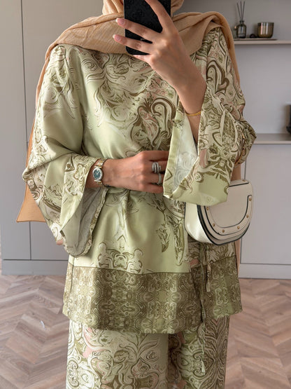 Printed satin set