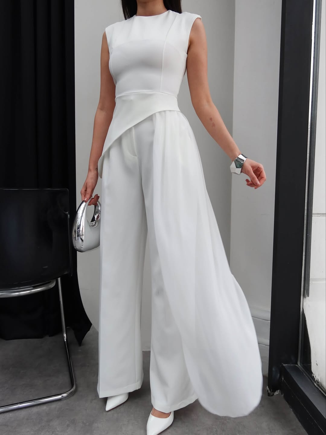Tulle Detail, Asymmetrical Cut, white Set