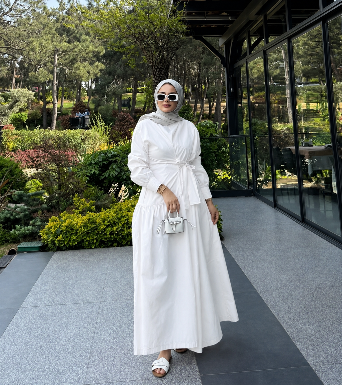 Dress with tied details -white