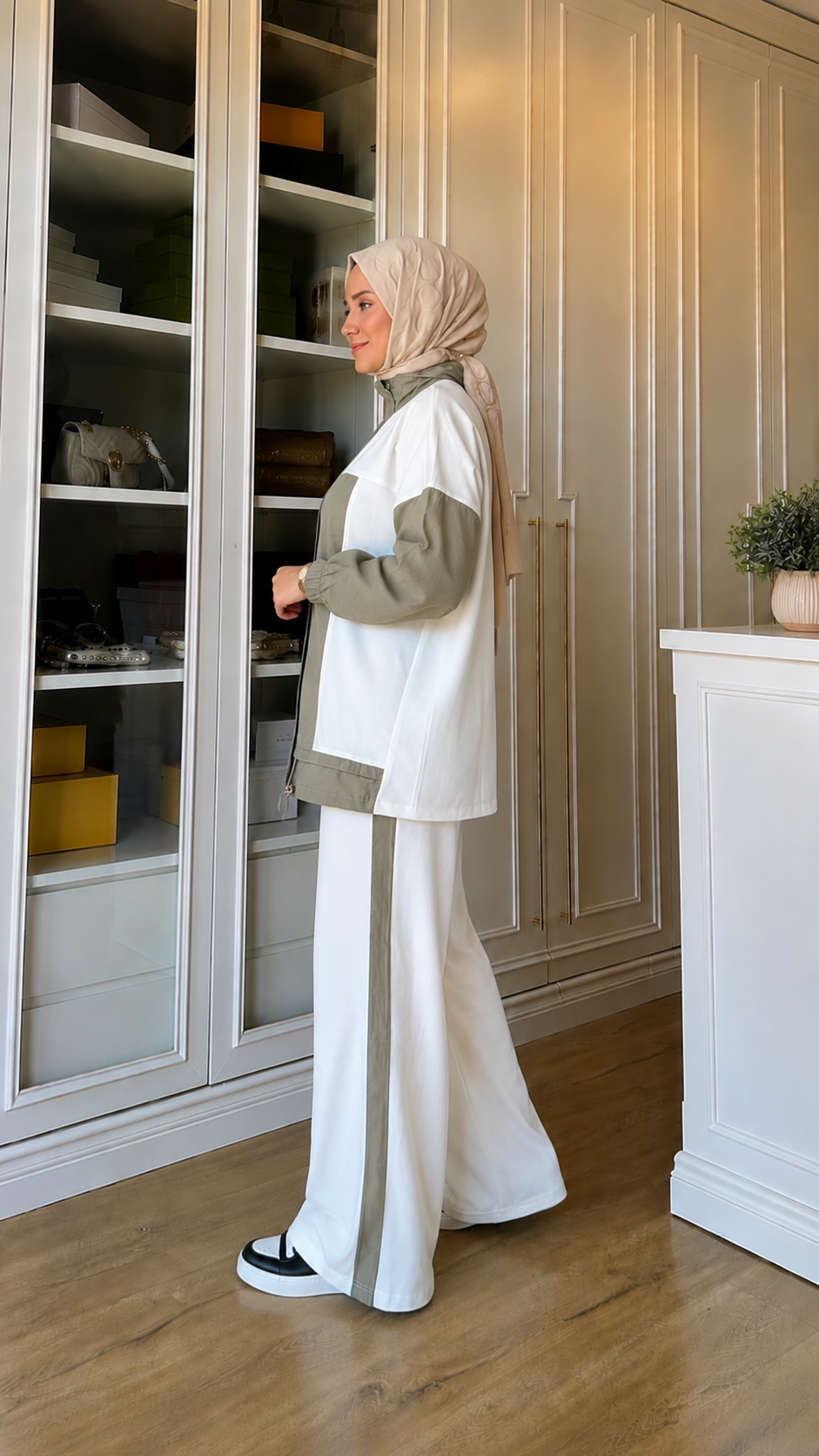 Oysho fabric tracksuit with Parachute Details