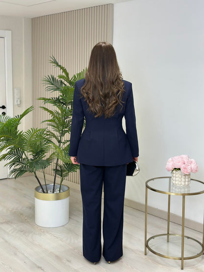 Large Buttoned, Waist-Fit Suit -  Dark Brown