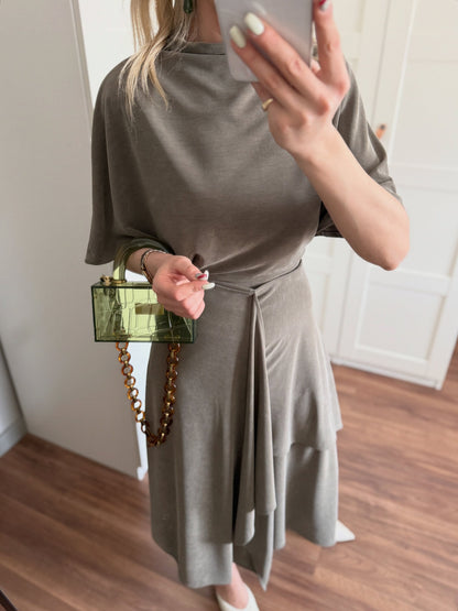 Zara model Loose-fitting top with crew neck  ,Flowing mid-waist midi skirt with an asymmetric hem.