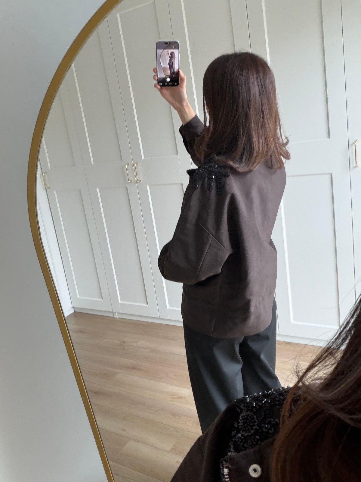 Jacket with gathered sides and sequined shoulders - brown
