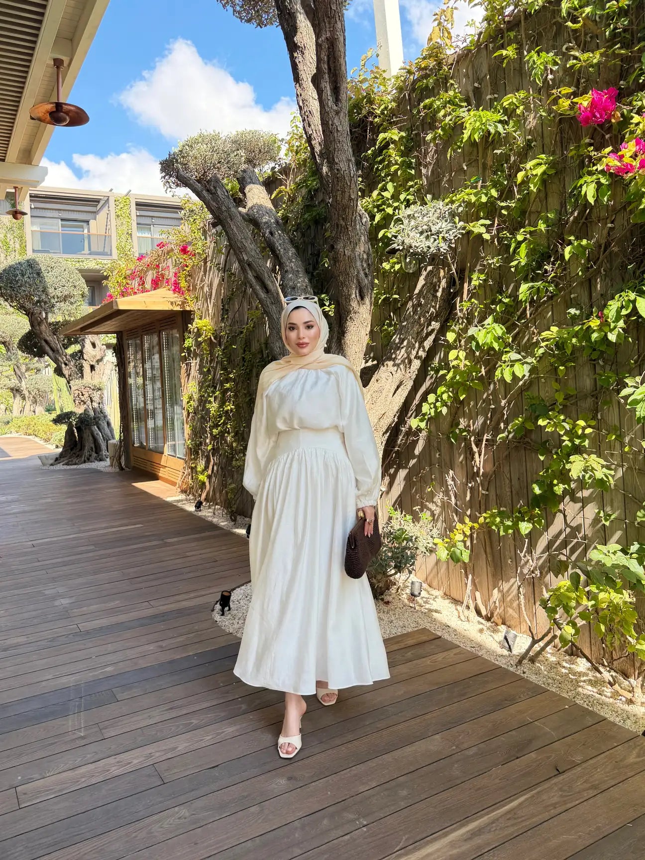 Designer Blouse waist detailed skirt Set - white