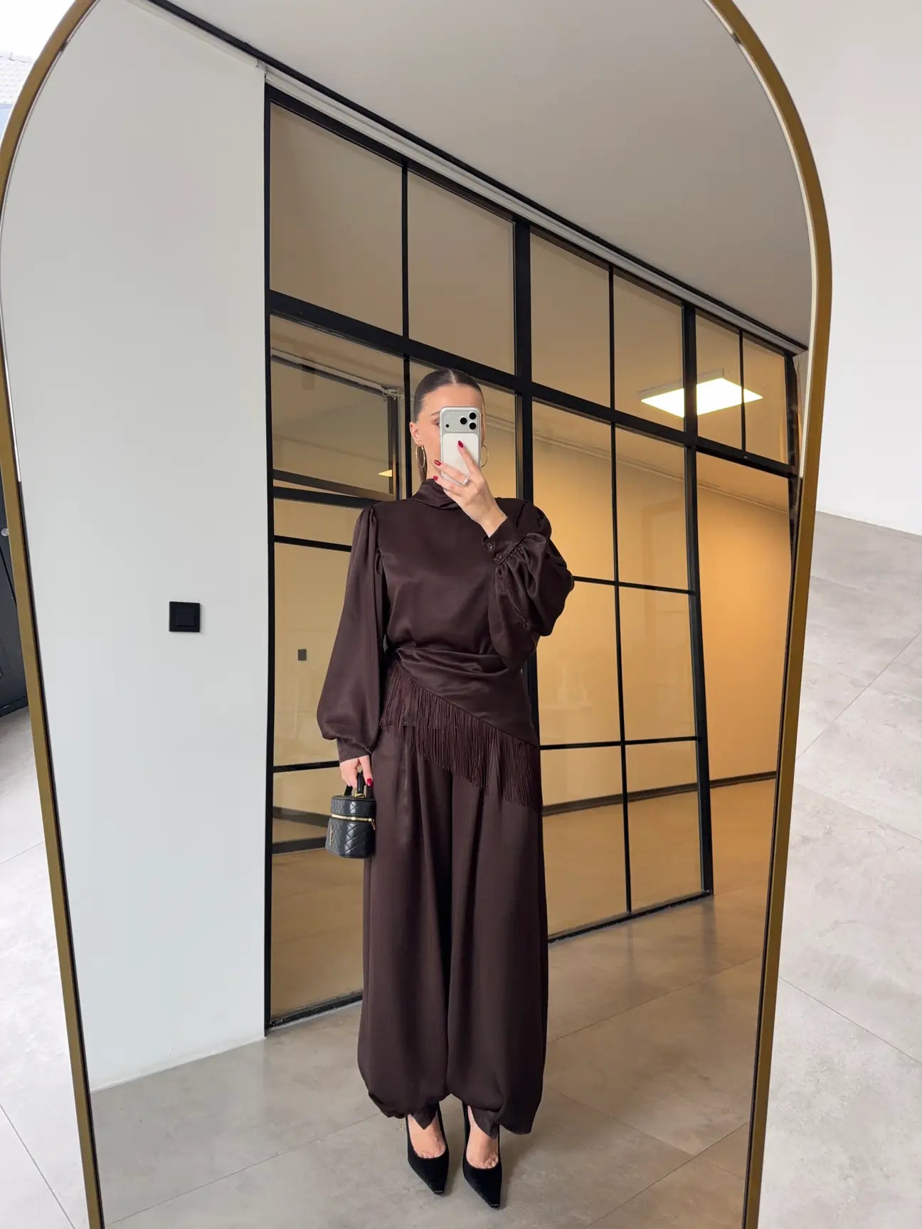 TIE-UP SATIN BLOUSE AND BELT-STYLE HARLING PANTS SET