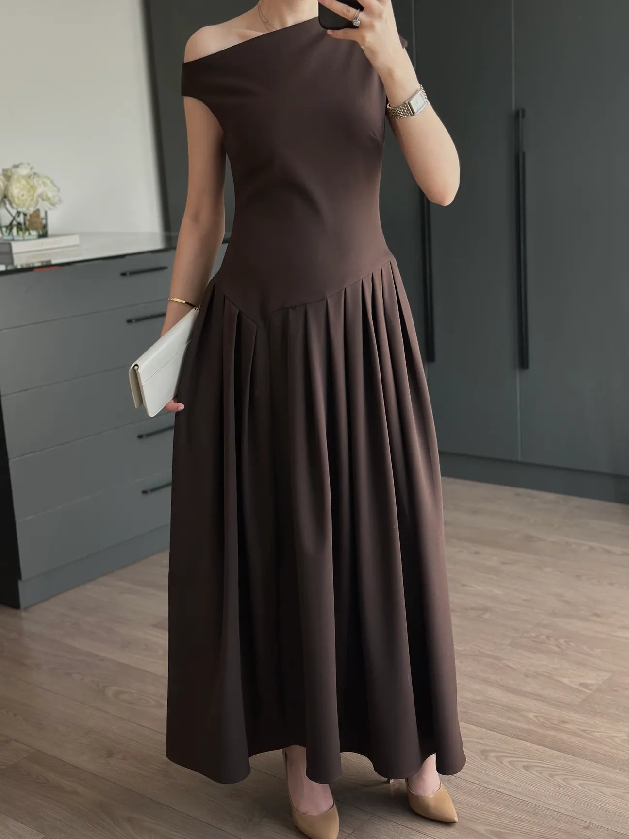 Asymmetric Collar pleated dress - brown