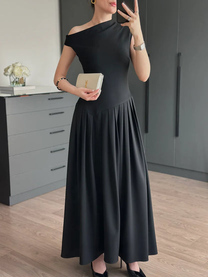 Asymmetric Collar pleated dress - black