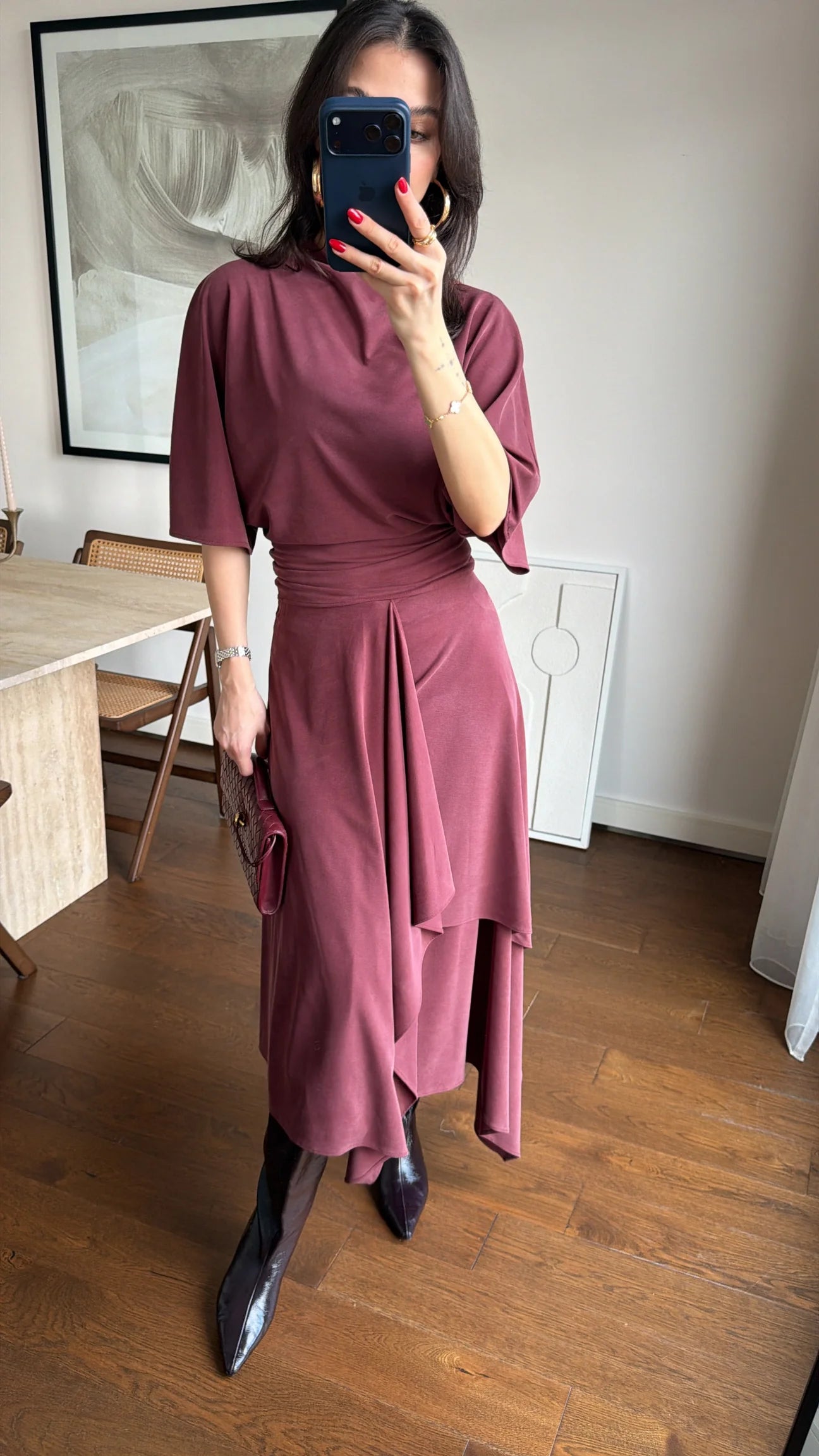 Zara model Loose-fitting top with crew neck  ,Flowing mid-waist midi skirt with an asymmetric hem.