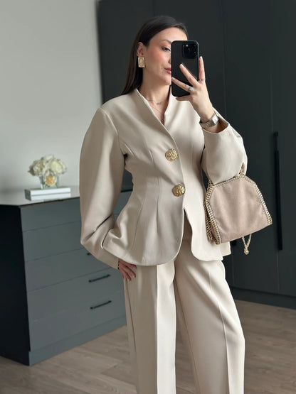 Balloon Sleeve waist-fitted pleated suit