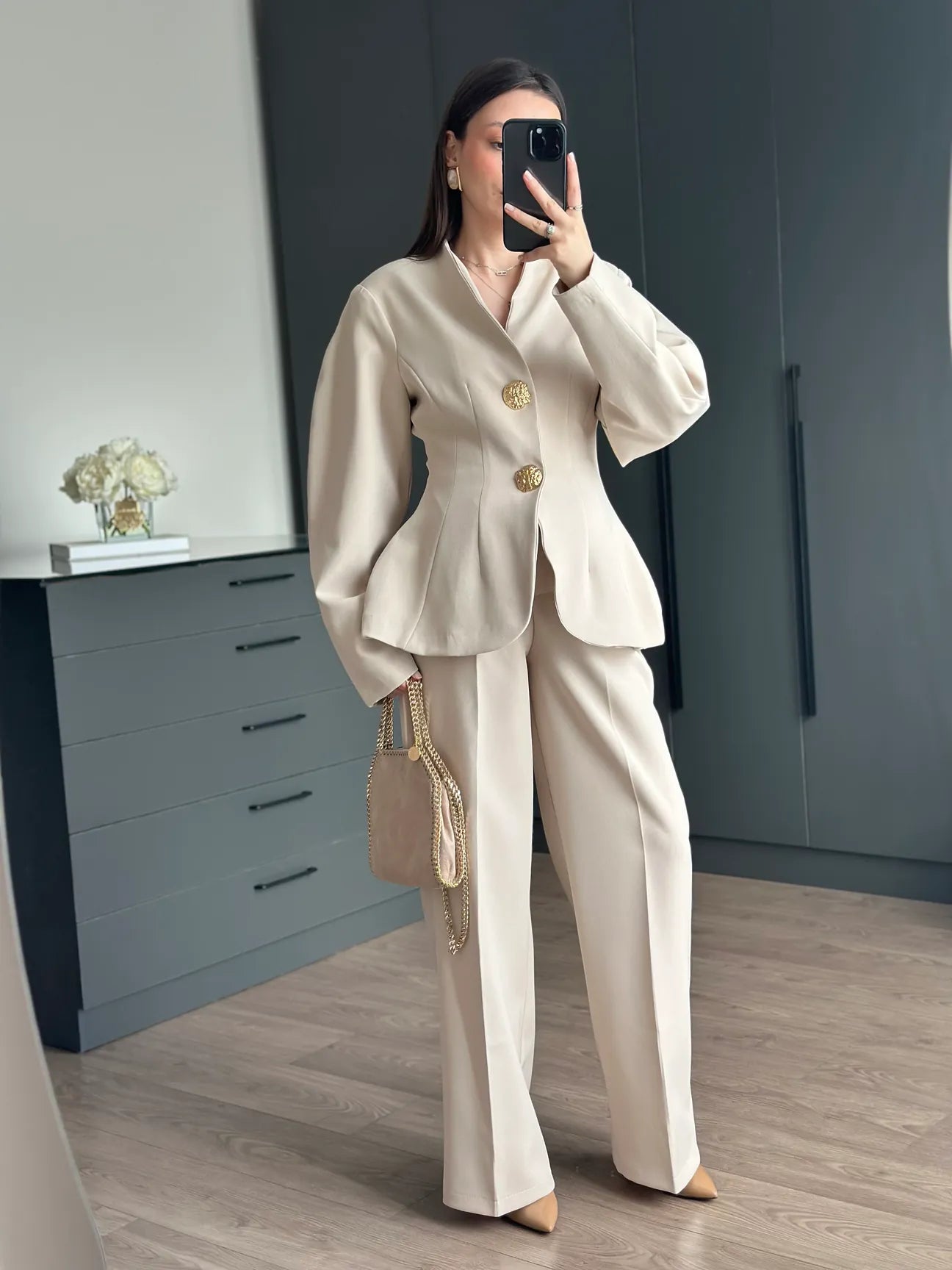 Balloon Sleeve waist-fitted pleated suit